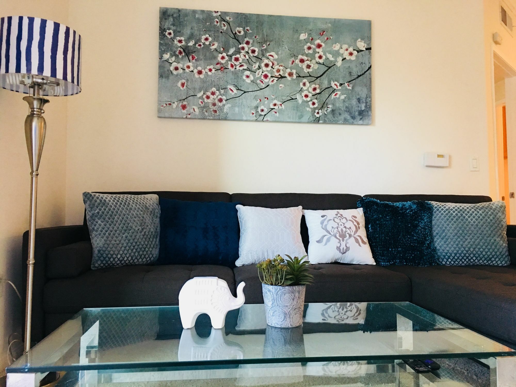 New Luxury Dt La Apt- Pool, Gym, Staple Center Лос-Анджелес Экстерьер фото